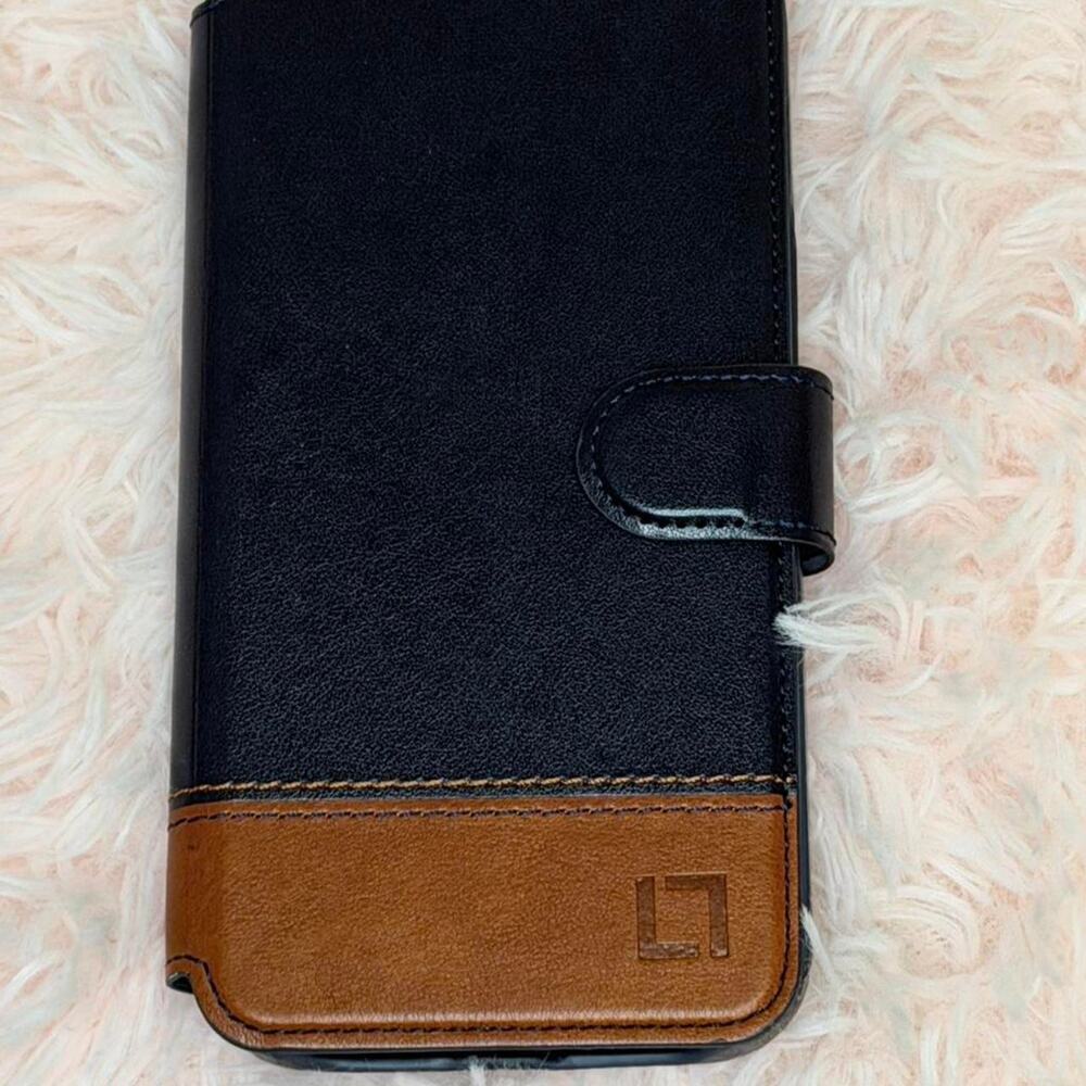 Chic navy brown iphone